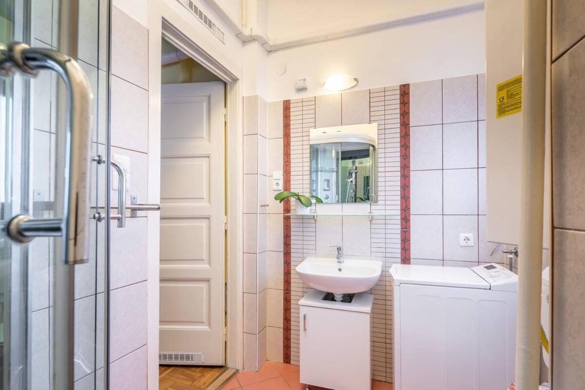 Vamhaz Boulevard Apartments Budapest Kültér fotó